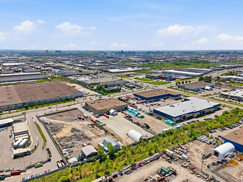 More Photos Of 1233-1241 Dagenais O O, Laval Manufacturing For Lease