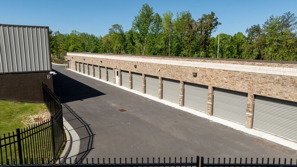 More Photos Of 5092 Hog Mountain Rd, Flowery Branch Self Storage For Sale