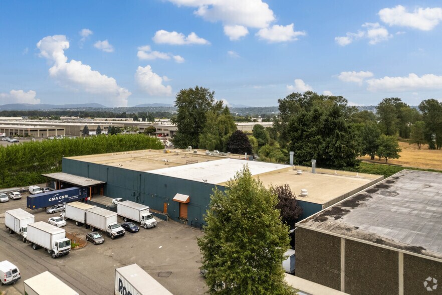 More Photos Of 18700 Southcenter Pky, Tukwila Warehouse For Lease