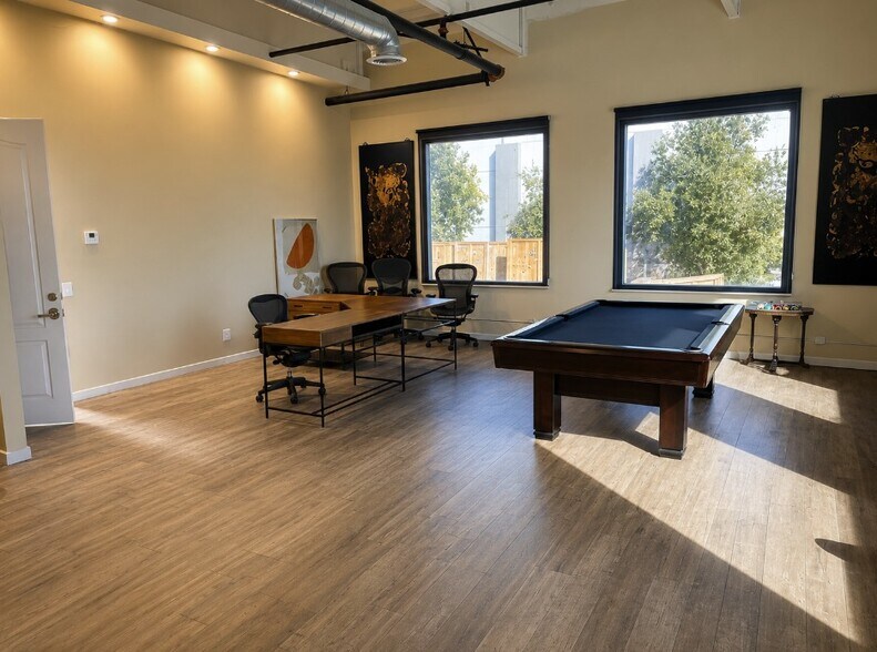 More Photos Of 8594 Siempre Viva Rd, San Diego Manufacturing For Lease