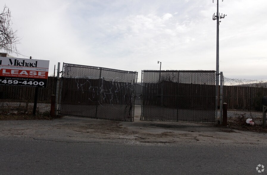 More Photos Of 11343 Maryland Ave, Beltsville Warehouse For Lease