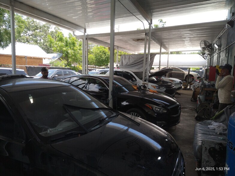 More Photos Of 1301 W Waters Ave, Tampa Auto Repair For Sale