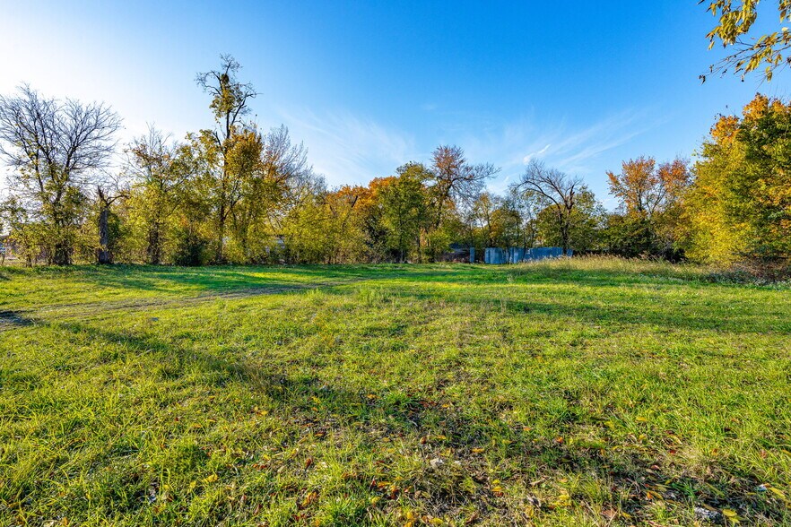 More Photos Of 1627 Fitzhugh, Dallas Land For Sale