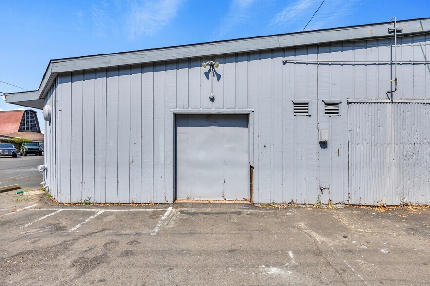 More Photos Of 5303 Freeport Blvd, Sacramento Storefront For Lease