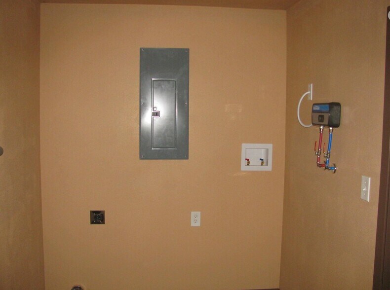 More Photos Of 12600 W US Highway 82, Savoy Apartments For Lease