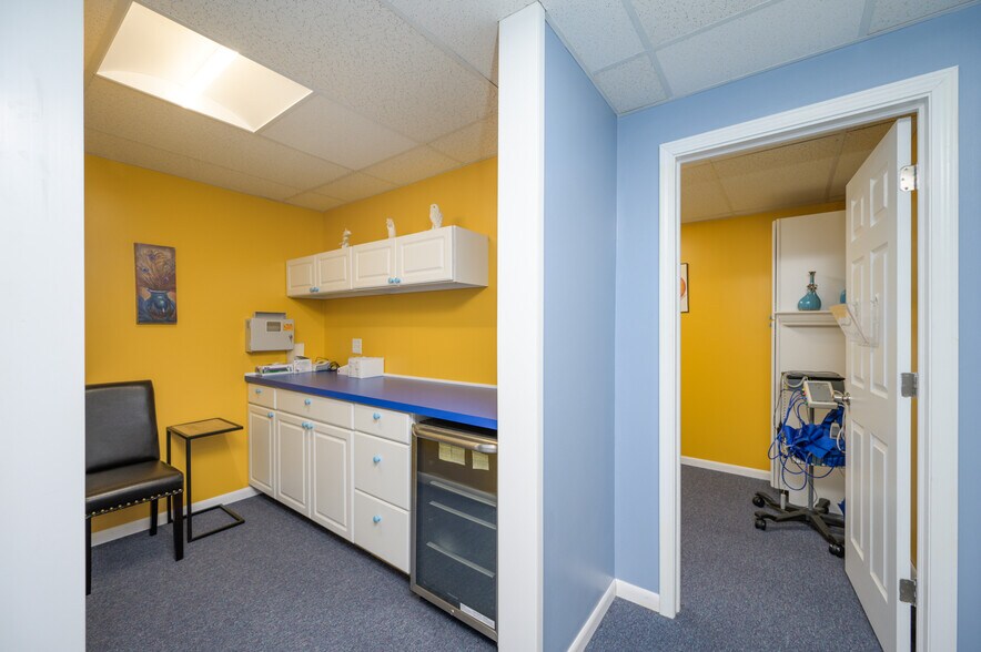 More Photos Of 755 Boardman Canfield Rd, Boardman Medical For Lease