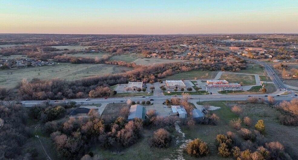 More Photos Of 2020 Fort Worth Hwy, Weatherford Freestanding For Sale