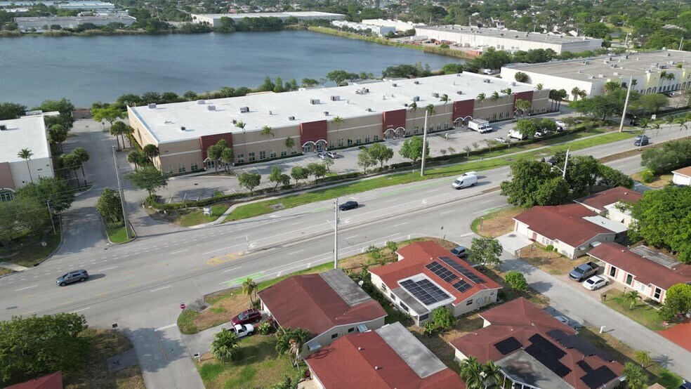 Primary Photo Of 1501 Green Rd, Deerfield Beach Warehouse For Lease