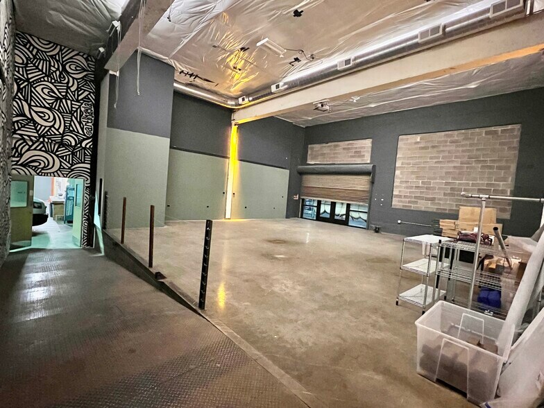 More Photos Of 222-238 SE Alder St, Portland Warehouse For Lease