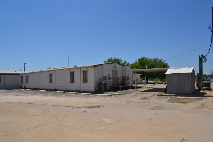 More Photos Of 200 W Lyon St, Laredo Healthcare For Sale