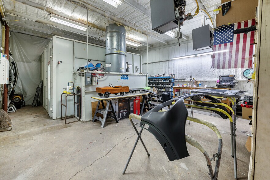 More Photos Of 418 S Commerce St, Bremond Auto Repair For Sale