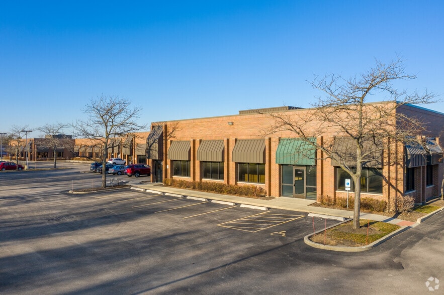 Primary Photo Of 1367-1407 N Barclay Blvd, Buffalo Grove Warehouse For Lease