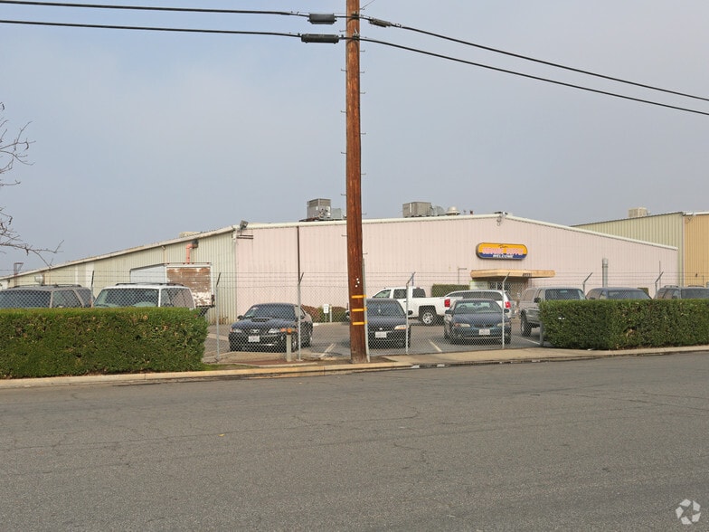 More Photos Of 5661 E Shields Ave, Fresno Unknown For Lease
