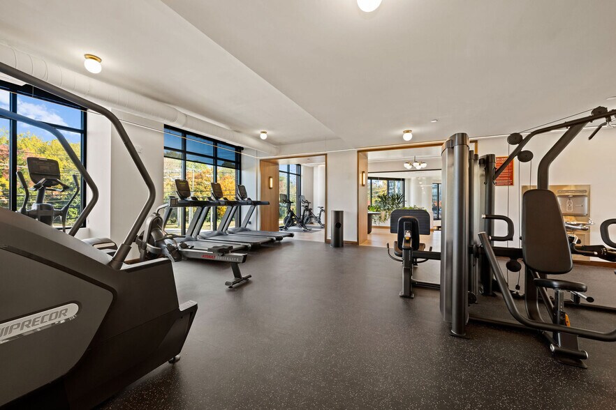 More Photos Of 300 E 36th St, Charlotte Apartments For Lease