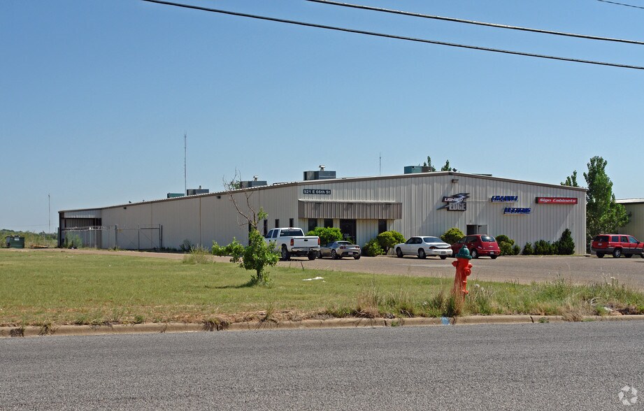 More Photos Of 921 E 66th, Lubbock Warehouse For Sale