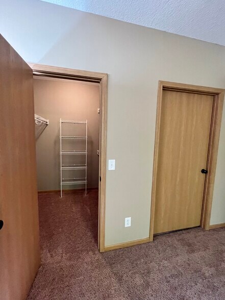 More Photos Of 3005-3033 S Shrank Cir, Independence Apartments For Sale