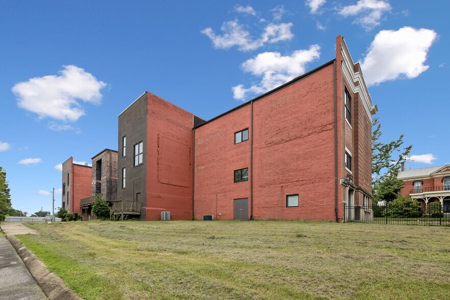 More Photos Of 217 E Deadrick St, Jackson Apartments For Sale