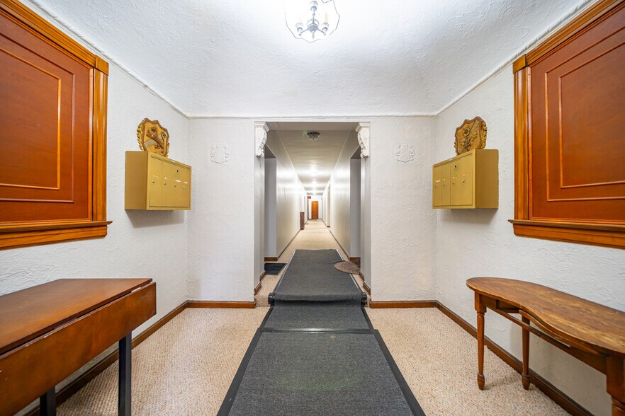More Photos Of 1352 Kenilworth Ave, Lakewood Apartments For Sale