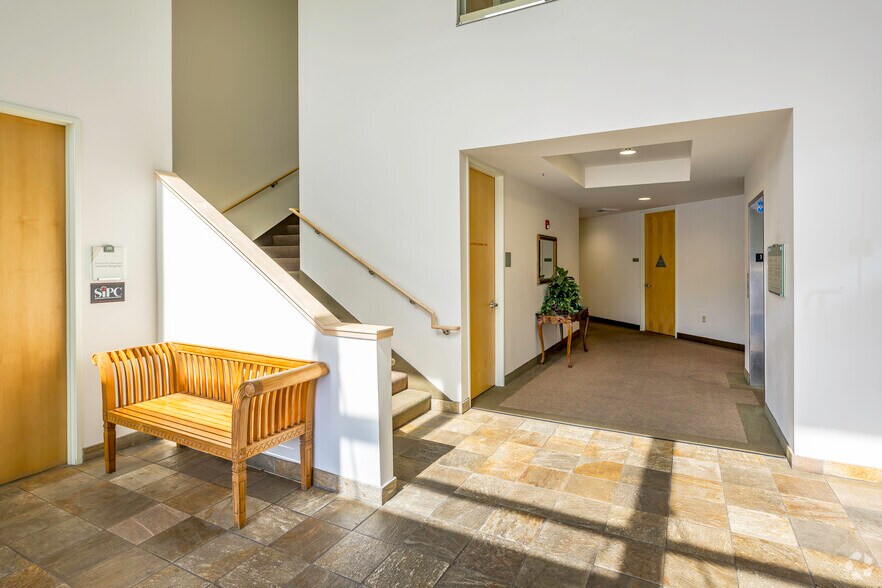 More Photos Of 2267 Lava Ridge Ct, Roseville Office For Lease