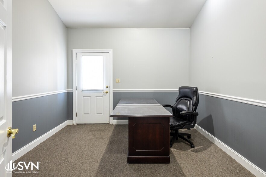 More Photos Of 328 Highland Park Dr, Richmond Office For Lease