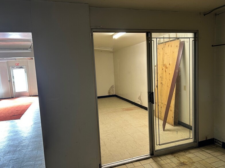 More Photos Of 310 105th Ave NE, Bellevue Storefront Retail Office For Lease