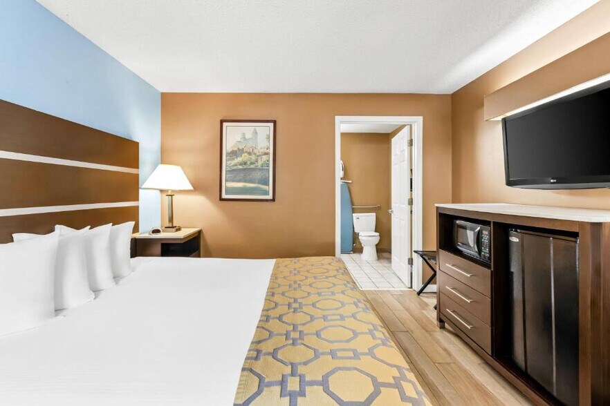 More Photos Of 164 Jameson Inn Dr, Forest City Hotel For Sale