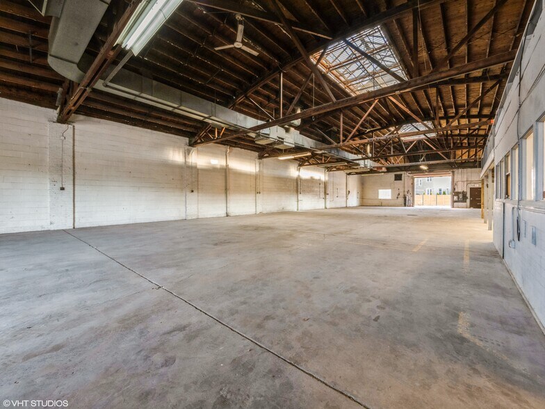 More Photos Of , Chicago Unknown For Sale