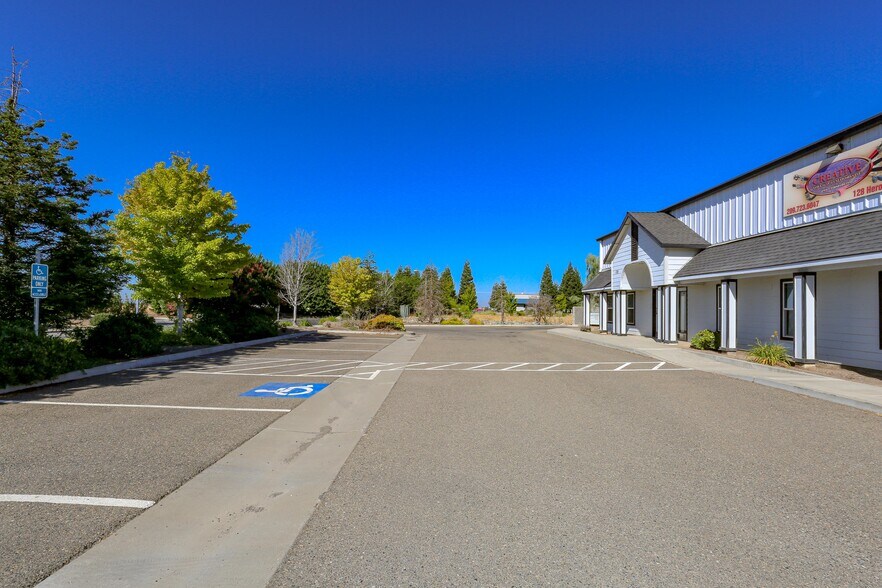 More Photos Of 128 Heron Way, Merced Light Manufacturing For Lease