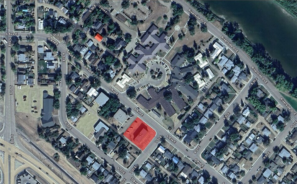 More Photos Of 601 7 St E, Drumheller Office For Sale