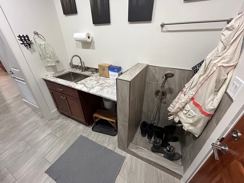 More Photos Of 141 County Road 851, Elizabeth Hotel For Sale