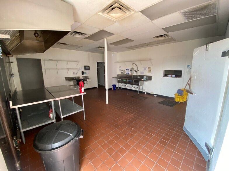 More Photos Of 150 Athens Hwy, Loganville Storefront For Lease