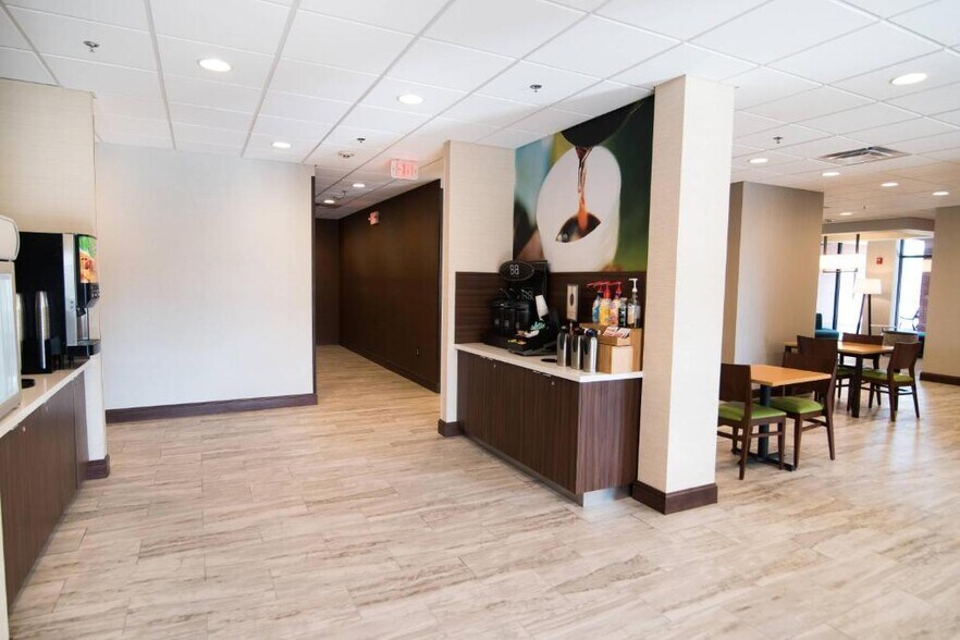 More Photos Of 1255 Walker Ave, East Point Hotel For Sale
