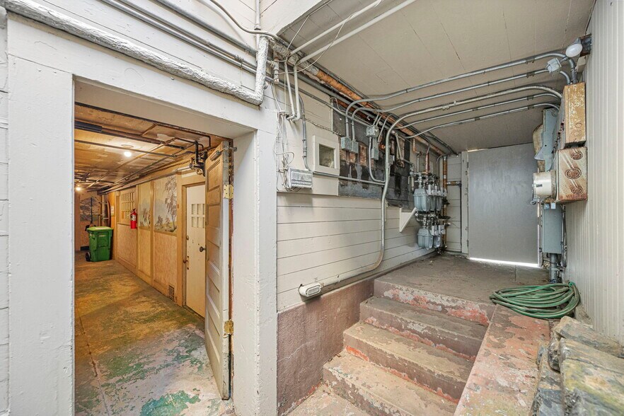 More Photos Of 2 Hugo St, San Francisco Multifamily For Sale