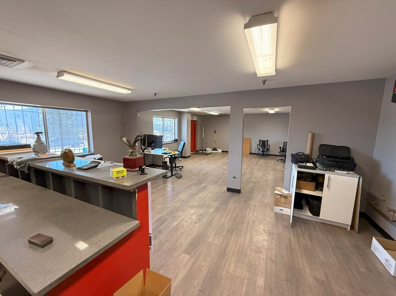 More Photos Of 2610 S Raritan Cir, Englewood Industrial For Lease