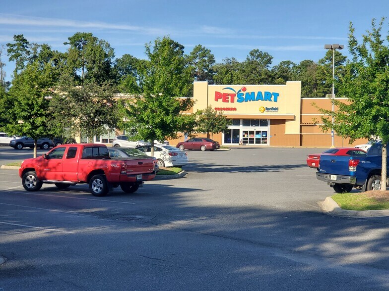 More Photos Of 1665-1701 Apalachee Pky, Tallahassee Unknown For Lease