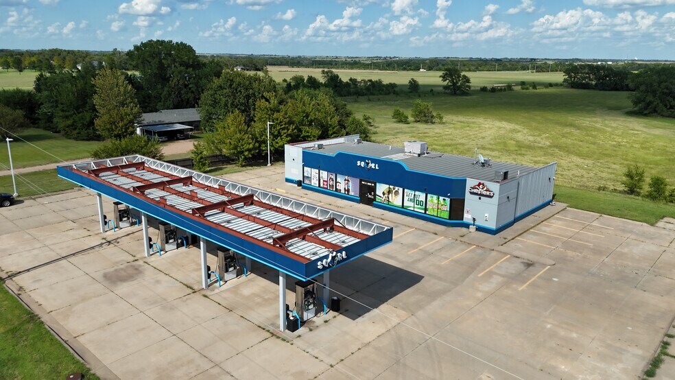 More Photos Of 1110 N Main St, Cheney Service Station For Sale