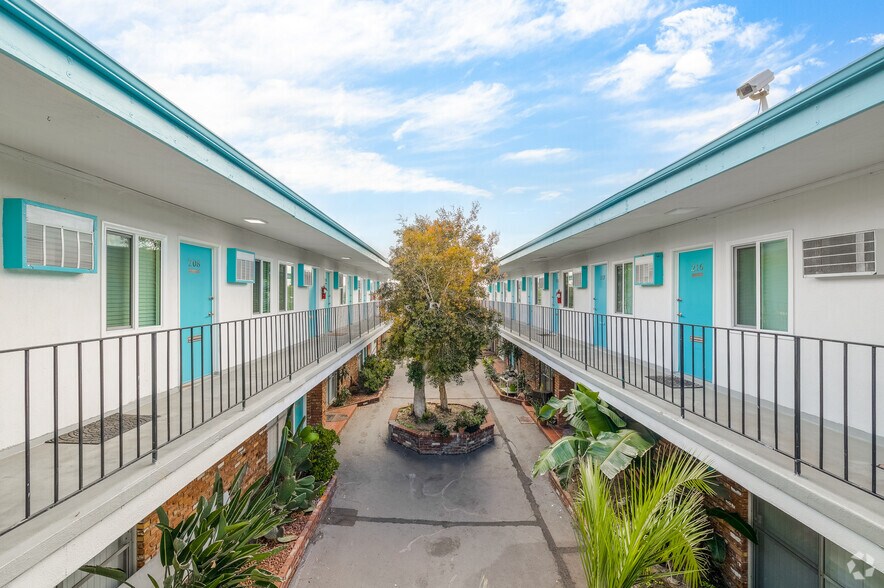 More Photos Of 24248 Crenshaw Blvd, Torrance Office For Sale