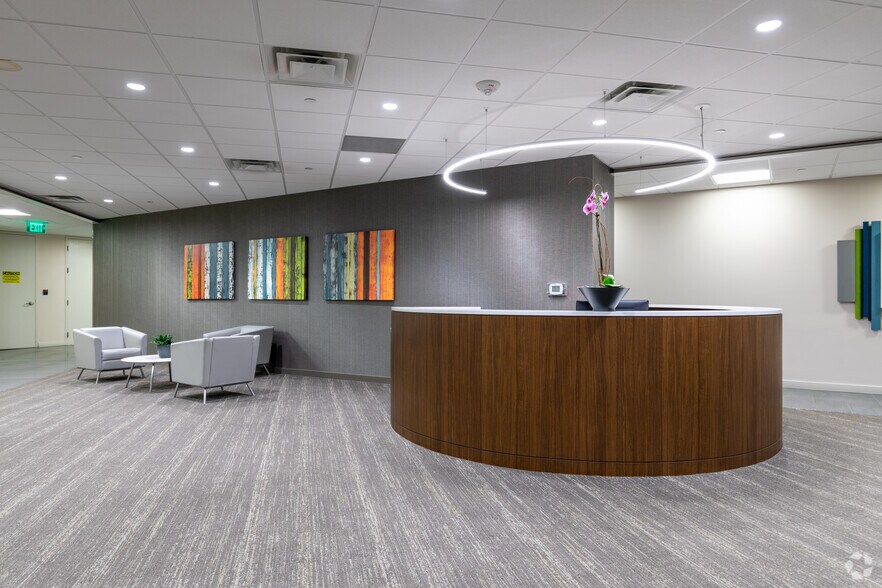 More Photos Of 20 N Orange Ave, Orlando Office For Lease