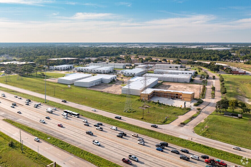 More Photos Of 15330 Vantage Pky W, Houston Unknown For Lease