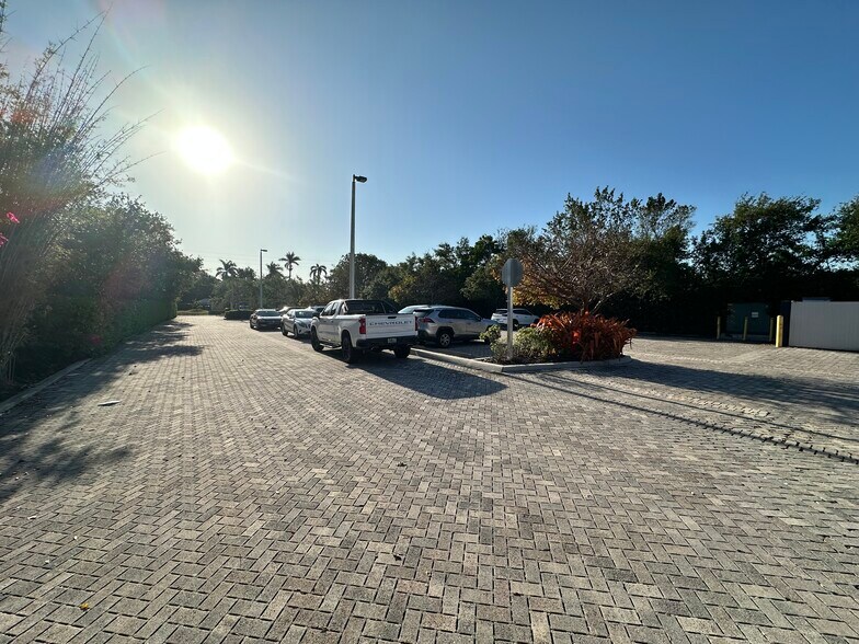 More Photos Of 3936 Tamiami Trl N, Naples Office For Sale