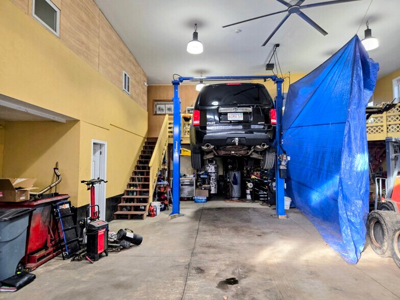 More Photos Of 143 Main St, Reading General Retail For Lease