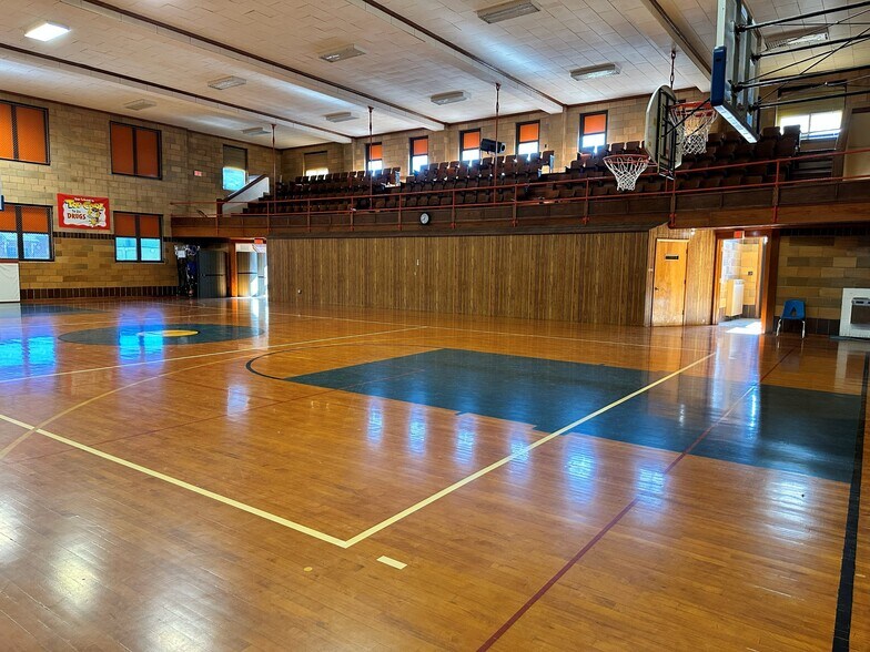 More Photos Of 210 W 7th Ave, Ashland Schools For Sale