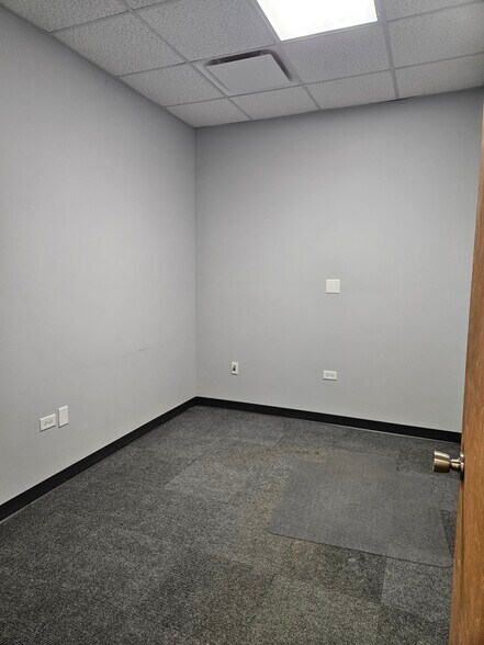 More Photos Of 950-980 Wabash Ave, Chesterton Industrial For Sale