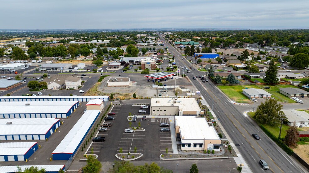 More Photos Of 6018 W Clearwater Ave, Kennewick General Retail For Lease