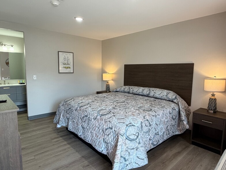More Photos Of 10603 US Highway 59, Grove Hotel For Sale