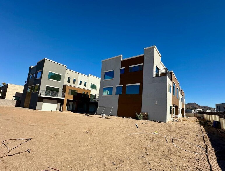 More Photos Of 11830 N 28th Dr, Phoenix Apartments For Sale