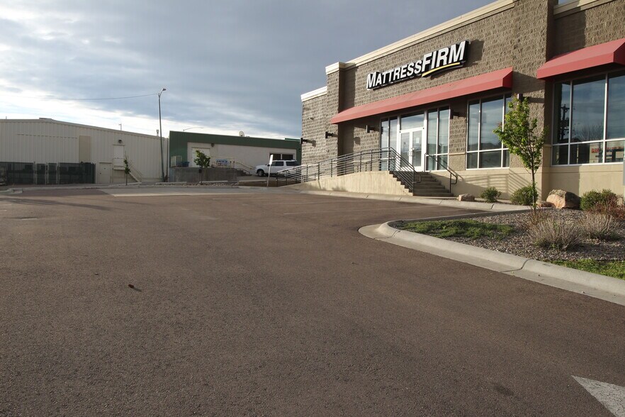 More Photos Of 1001 10th Ave S, Great Falls Freestanding For Lease