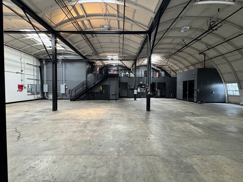 More Photos Of 800-808 E Washington Ave, Santa Ana Warehouse For Lease