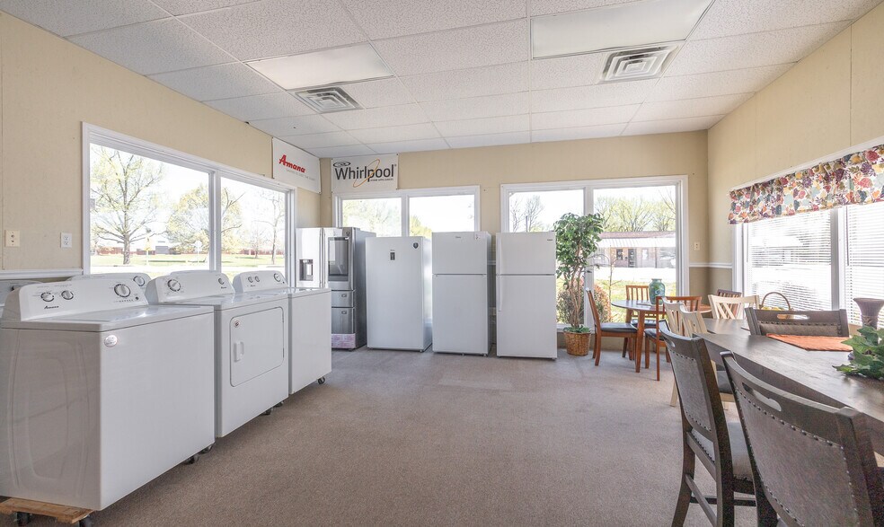 More Photos Of 329 N Jefferson St, Saint James Freestanding For Sale