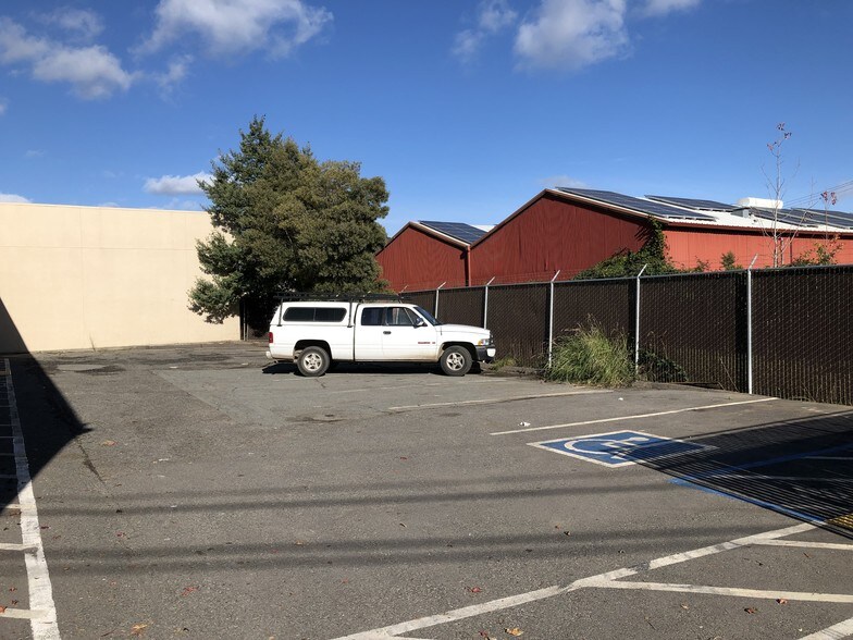 More Photos Of 145 Jordan St, San Rafael Service For Lease